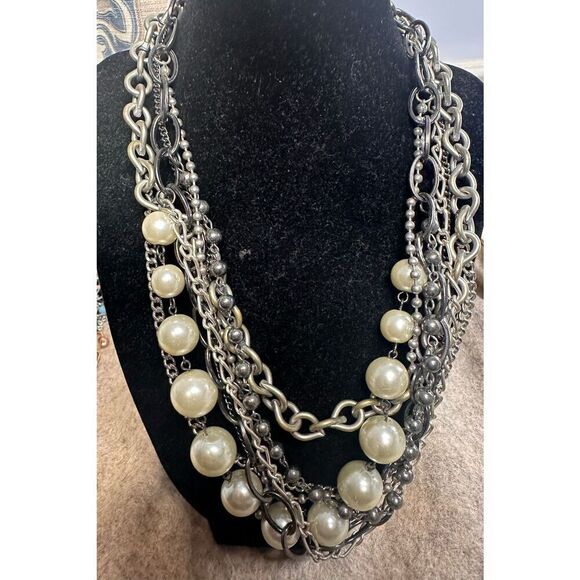 Stunning adjustable Vintage Black Silver Metal Faux Pearl Multichain Necklace 18 - Picture 1 of 8